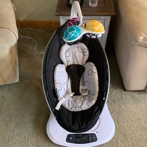 MamaRoo 4moms